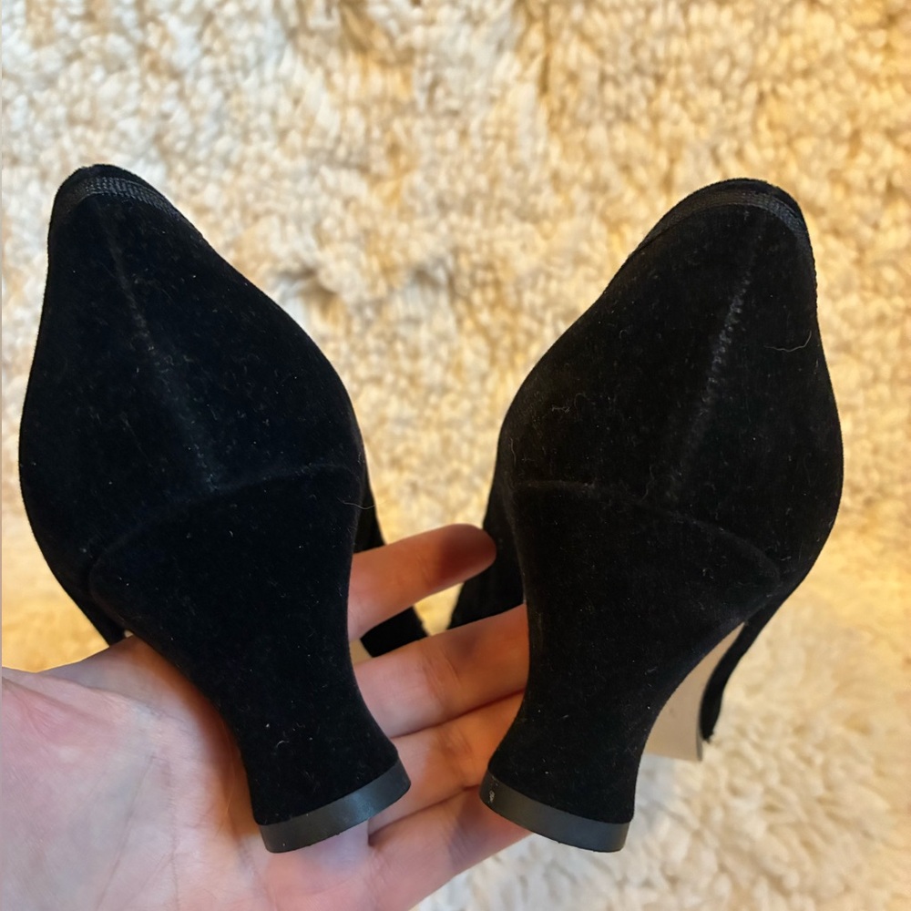 Vintage New York Transit Black Velvet Embroidered Heels - Picture 4 of 6